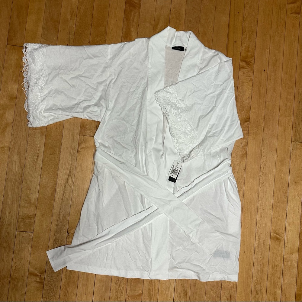 Natori Bliss Harmony White Lace Trim Robe